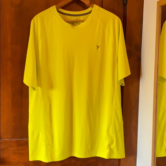 Other - Old Navy Active tshirt men’s XL